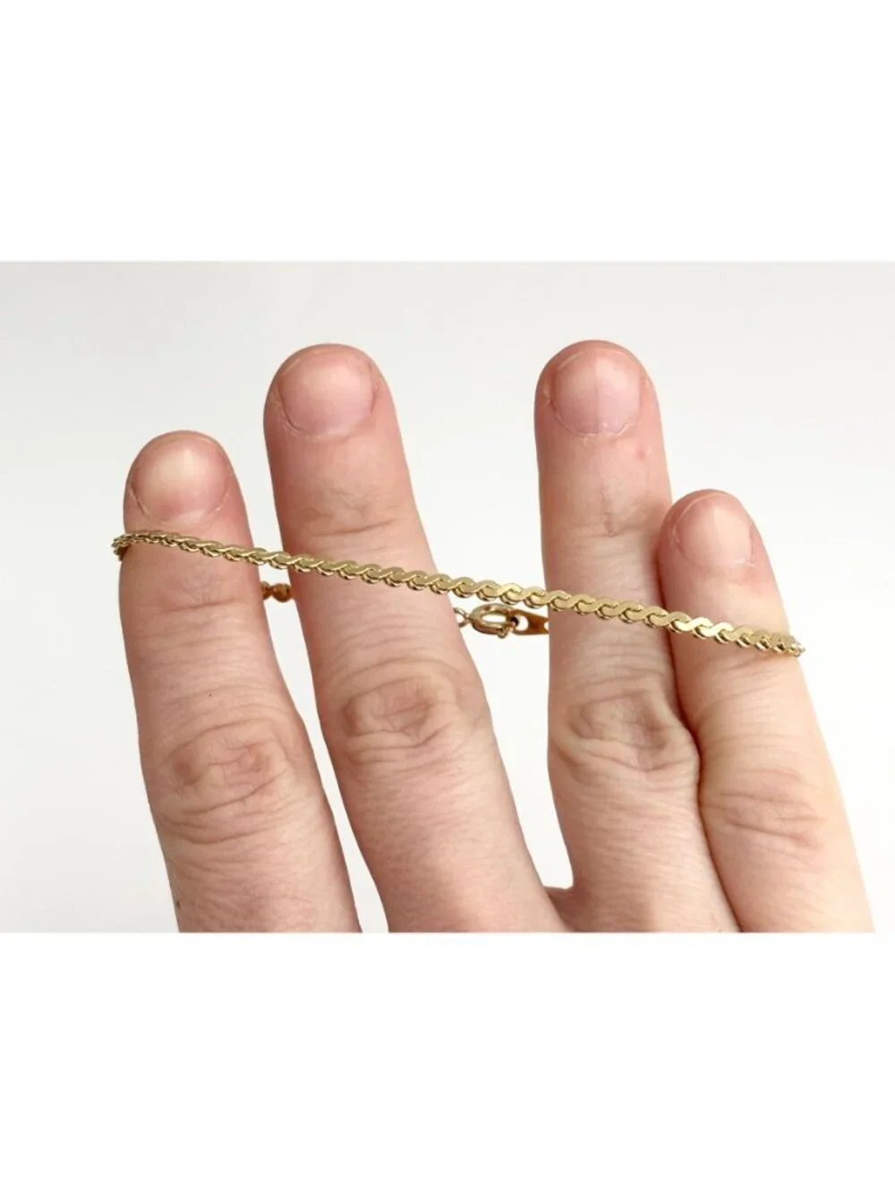 Gold Toned Serpentine Chain Minimalist 80's Vintage Bracelet